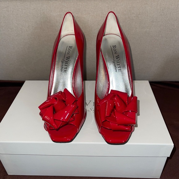 Ron White Signature Victoria Lipgloss Patent Pump Vibrant Red Size 37.5 Heels - Picture 3 of 7
